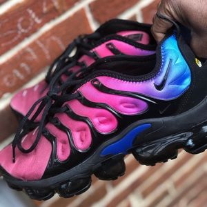 -Vapormax Plus Running Shoe